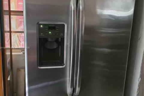 Villa ou maison à vendre à Miami, Floride: 3 chambres, 80.36 m2 № 1980411 - photo 5