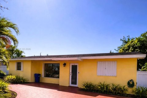 House in Miami, Florida 3 bedrooms, 154.78 sq.m. № 2025914 - photo 24