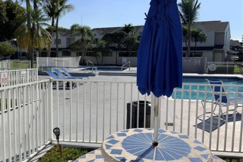 Condo in Hialeah, Florida, 1 bedroom  № 2057021 - photo 15