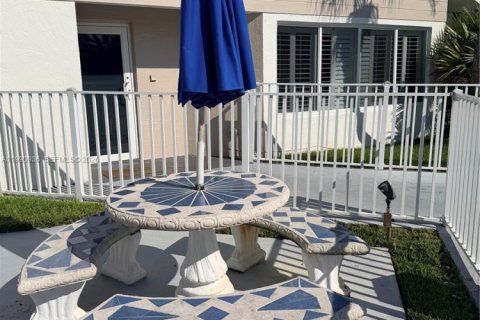 Condo in Hialeah, Florida, 1 bedroom  № 2057021 - photo 14