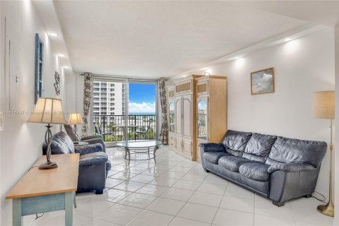 Copropriété à vendre à Surfside, Floride: 2 chambres, 95.13 m2 № 2038084 - photo 5