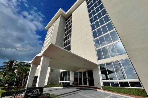 Copropriété à vendre à Surfside, Floride: 2 chambres, 95.13 m2 № 2038084 - photo 21