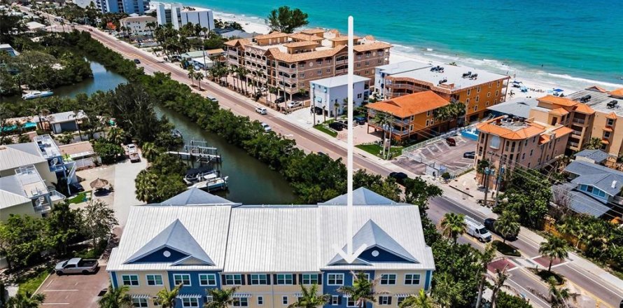 Touwnhouse à Indian Rocks Beach, Floride 3 chambres, 179.77 m2 № 1781207