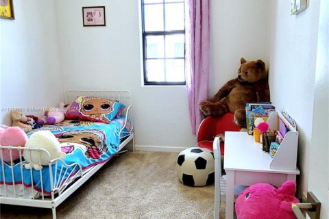 Townhouse in Florida City, Florida 3 bedrooms, 136.19 sq.m. № 2036734 - photo 18