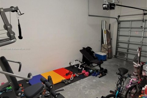 Townhouse in Florida City, Florida 3 bedrooms, 136.19 sq.m. № 2036734 - photo 23