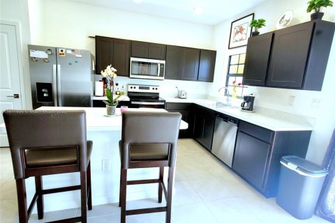 Townhouse in Florida City, Florida 3 bedrooms, 136.19 sq.m. № 2036734 - photo 6