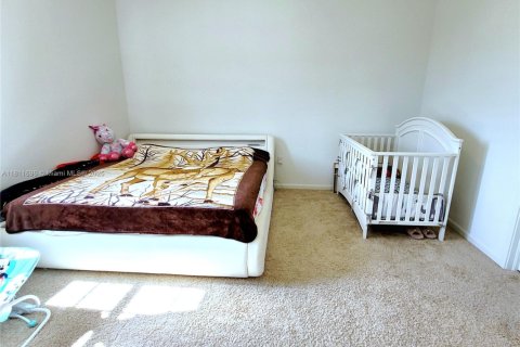 Townhouse in Florida City, Florida 3 bedrooms, 136.19 sq.m. № 2036734 - photo 12