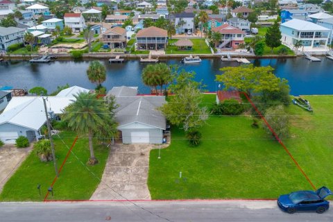 Casa en venta en Hernando Beach, Florida, 2 dormitorios, 93.65 m2 № 1876458 - foto 1