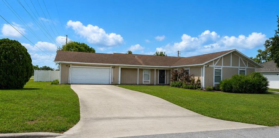 House in Deltona, Florida 4 bedrooms, 173.91 sq.m. № 2097582
