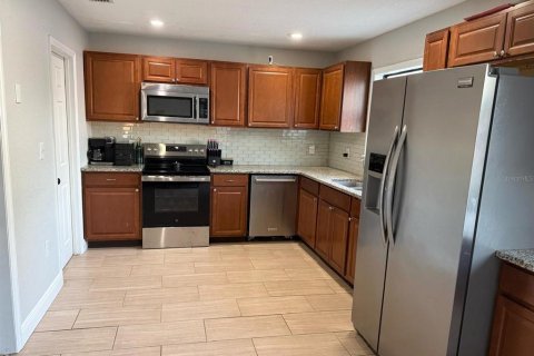 House in Deltona, Florida 4 bedrooms, 173.91 sq.m. № 2097582 - photo 4