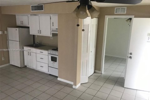 Condo in Hollywood, Florida, 1 bedroom № 1974209