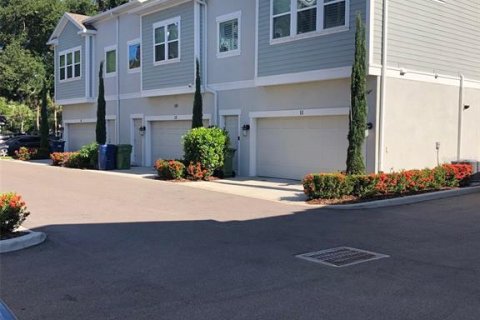 Adosado en alquiler en Tampa, Florida, 3 dormitorios, 155.8 m2 № 1789732 - foto 1