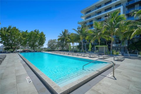 Condominio en alquiler en Aventura, Florida, 2 dormitorios, 101.64 m2 № 2010271 - foto 11