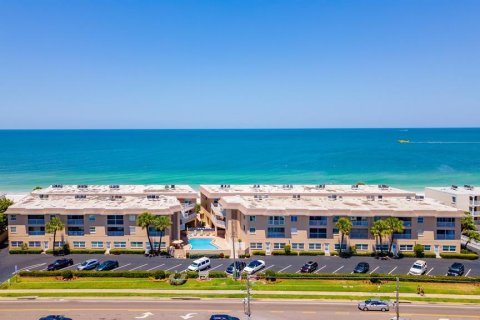 Condominio en alquiler en Belleair Beach, Florida, 2 dormitorios, 98.94 m2 № 1771543 - foto 1