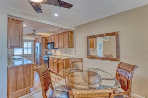 Condominio en alquiler en Belleair Beach, Florida, 2 dormitorios, 98.94 m2 № 1771543 - foto 8