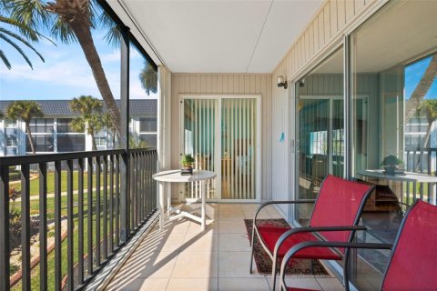 Condo in Sarasota, Florida, 2 bedrooms  № 2207768 - photo 6