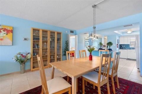 Condo in Sarasota, Florida, 2 bedrooms  № 2207768 - photo 28