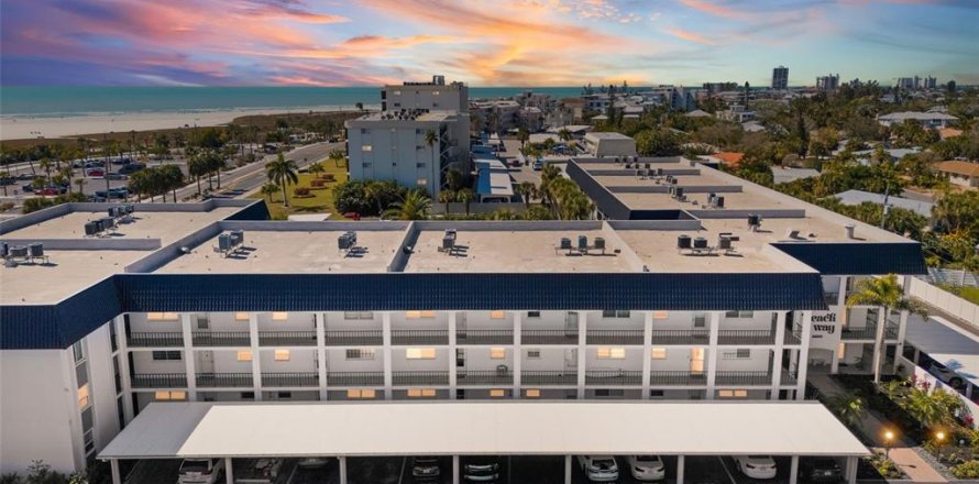Condo in Sarasota, Florida, 2 bedrooms  № 2207768