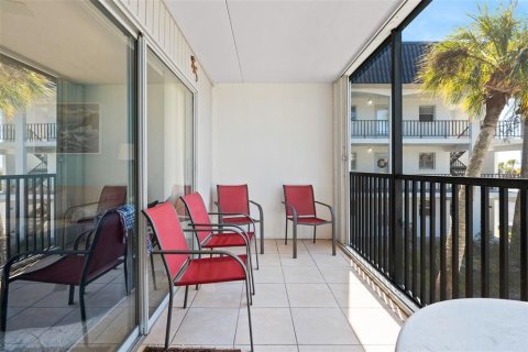 Condo in Sarasota, Florida, 2 bedrooms  № 2207768 - photo 7