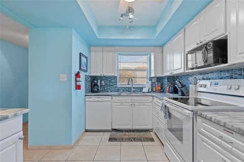 Condo in Sarasota, Florida, 2 bedrooms  № 2207768 - photo 19