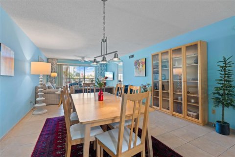 Condo in Sarasota, Florida, 2 bedrooms  № 2207768 - photo 29