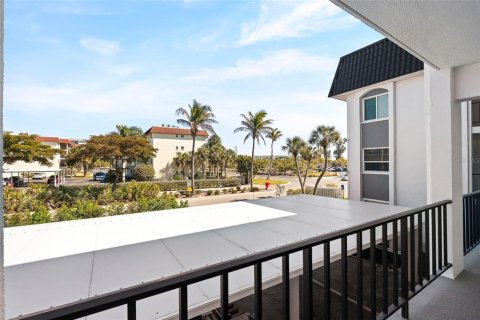 Condo in Sarasota, Florida, 2 bedrooms  № 2207768 - photo 17