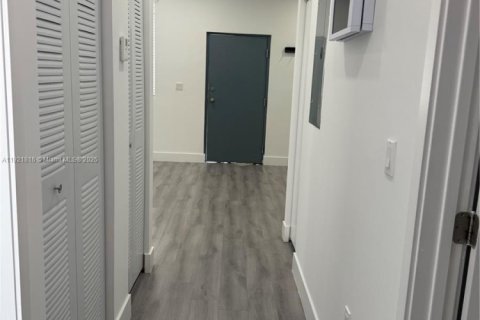 Снять в аренду квартиру в Хайалиа, Флорида 2 спальни, 80.36м2, № 1975720 - фото 20