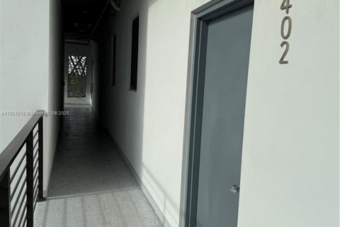 Снять в аренду квартиру в Хайалиа, Флорида 2 спальни, 80.36м2, № 1975720 - фото 19