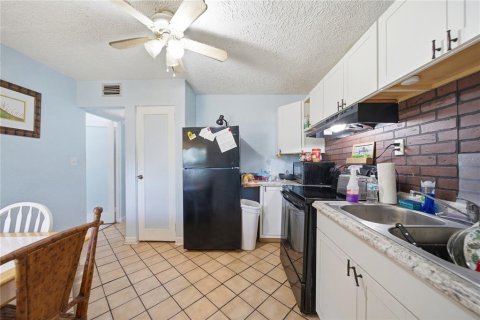 Commercial property in Clearwater, Florida 2 bedrooms, 118.54 sq.m. № 2113802 - photo 15