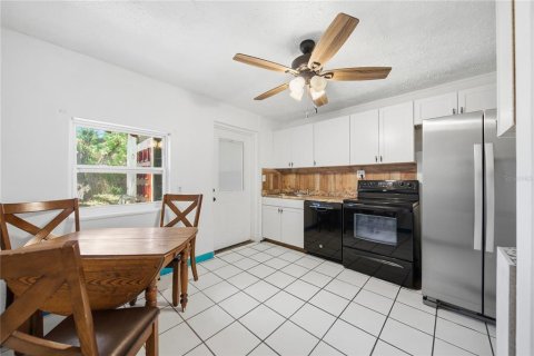 Commercial property in Clearwater, Florida 2 bedrooms, 118.54 sq.m. № 2113802 - photo 25