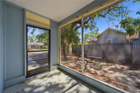 Commercial property in Clearwater, Florida 2 bedrooms, 118.54 sq.m. № 2113802 - photo 12