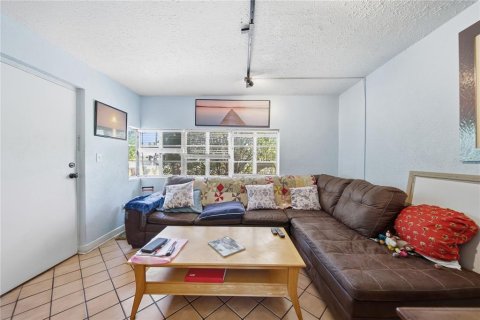 Commercial property in Clearwater, Florida 2 bedrooms, 118.54 sq.m. № 2113802 - photo 13