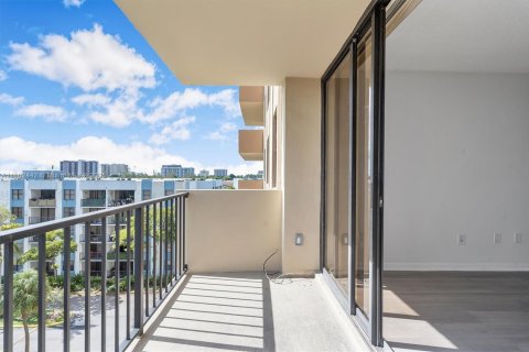 Condo in North Miami, Florida, 1 bedroom  № 1686189 - photo 24