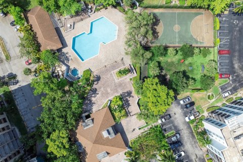 Condo in North Miami, Florida, 1 bedroom  № 1686189 - photo 16