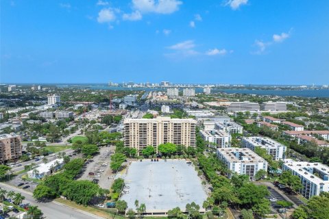 Condo in North Miami, Florida, 1 bedroom  № 1686189 - photo 18