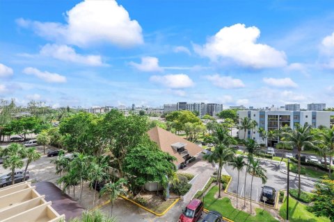 Condo in North Miami, Florida, 1 bedroom  № 1686189 - photo 22