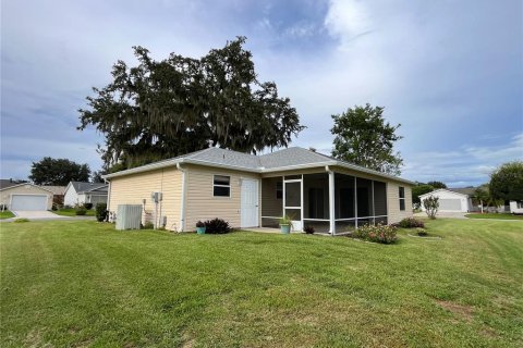 House in The Villages, Florida 2 bedrooms, 106.65 sq.m. № 1917899 - photo 4