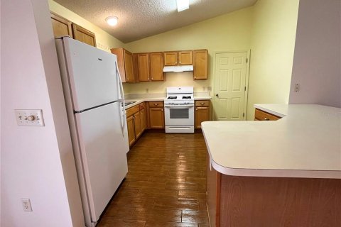 House in The Villages, Florida 2 bedrooms, 106.65 sq.m. № 1917899 - photo 11