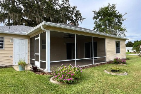 House in The Villages, Florida 2 bedrooms, 106.65 sq.m. № 1917899 - photo 5