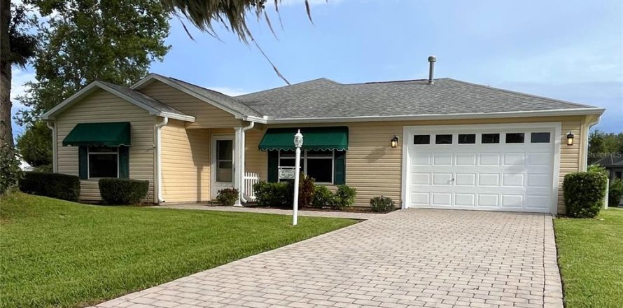 House in The Villages, Florida 2 bedrooms, 106.65 sq.m. № 1917899
