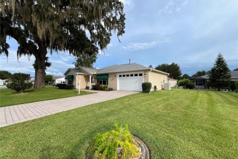 House in The Villages, Florida 2 bedrooms, 106.65 sq.m. № 1917899 - photo 3