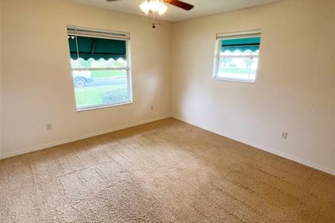 House in The Villages, Florida 2 bedrooms, 106.65 sq.m. № 1917899 - photo 13
