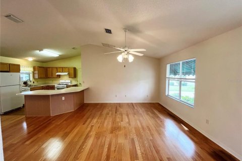 House in The Villages, Florida 2 bedrooms, 106.65 sq.m. № 1917899 - photo 9