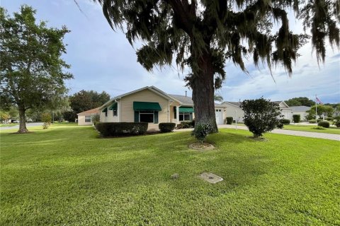 House in The Villages, Florida 2 bedrooms, 106.65 sq.m. № 1917899 - photo 7