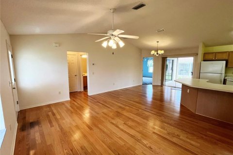House in The Villages, Florida 2 bedrooms, 106.65 sq.m. № 1917899 - photo 8