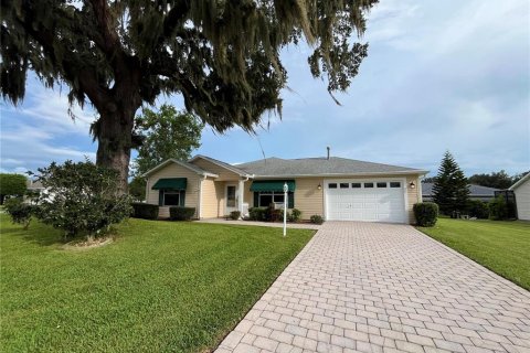 House in The Villages, Florida 2 bedrooms, 106.65 sq.m. № 1917899 - photo 2