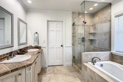 House in Vero Beach, Florida 4 bedrooms, 215.9 sq.m. № 2250360 - photo 15