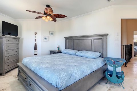 House in Vero Beach, Florida 4 bedrooms, 215.9 sq.m. № 2250360 - photo 12