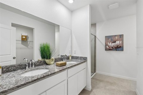 House in Edgewater, Florida 4 bedrooms, 174.28 sq.m. № 2157577 - photo 20
