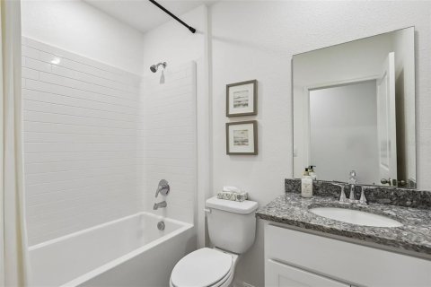 House in Edgewater, Florida 4 bedrooms, 174.28 sq.m. № 2157577 - photo 25